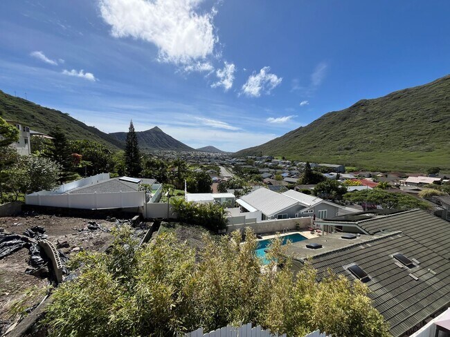 Building Photo - Beautifully fully furnished standalone 2-bedroom, 2-bathroom unit with breathtaking views!