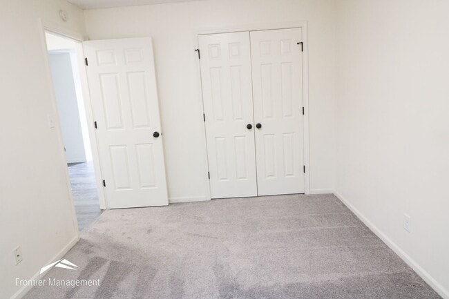 Building Photo - 1852 Anderson Ave