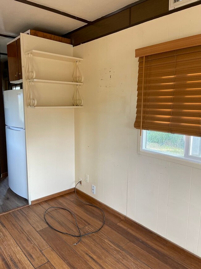 Building Photo - 1 Bedroom