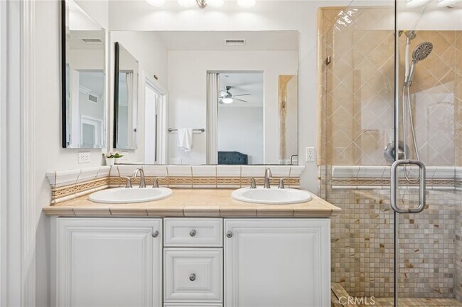 Building Photo - 163 Playa Cir