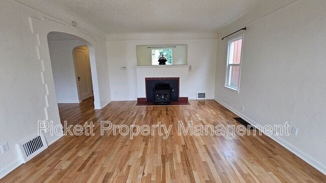 Building Photo - 139 S Lafayette Ave