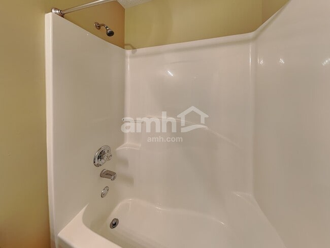 Building Photo - 7071 Hillcrest Chase Ln