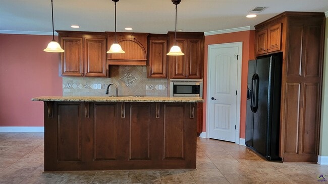 Building Photo - 105 Fortune Way