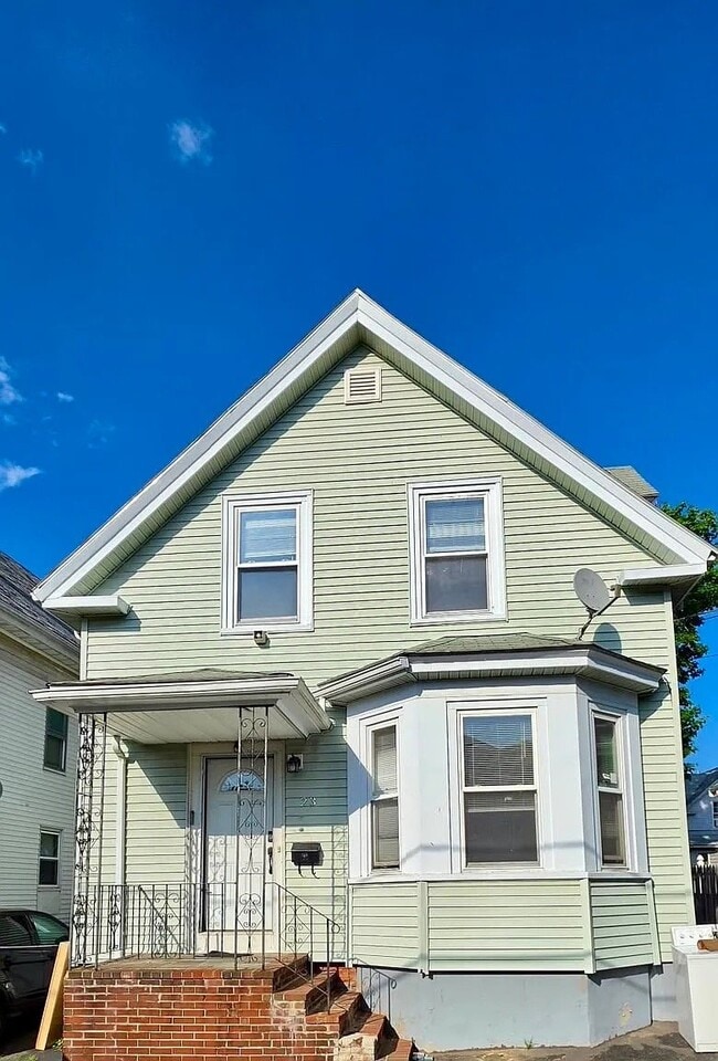 Building Photo - 24 Beyer Pl