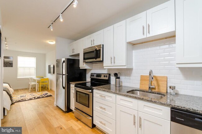 Building Photo - 224 Church St