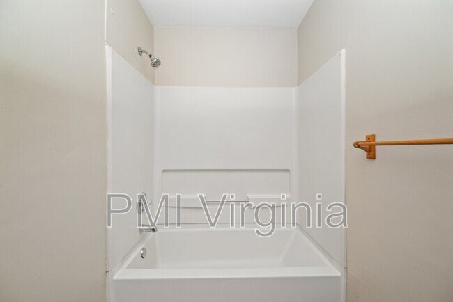 Building Photo - 4225 Schooner Trail