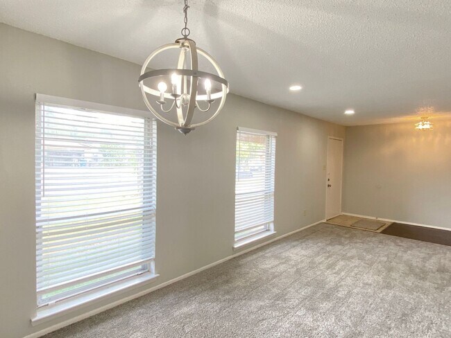 Building Photo - 7146 Spring Grove Dr