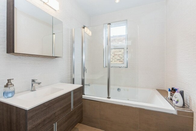 Building Photo - 96 Columbia Terrace