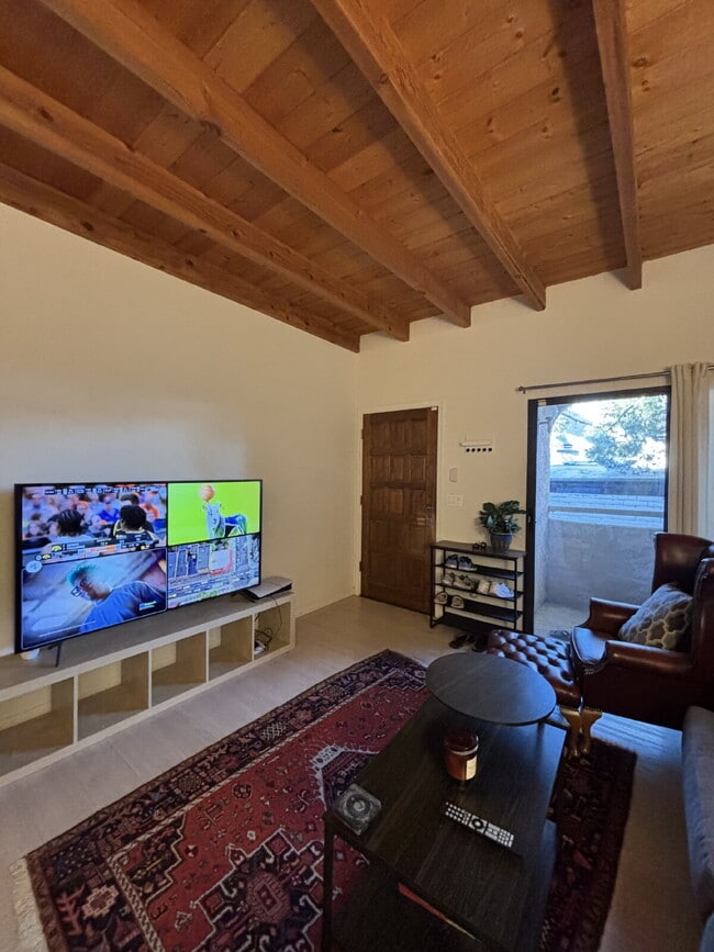 Building Photo - "Furnished 1-Bedroom Condo Retreat in Tucson’s Scenic Foothills!"