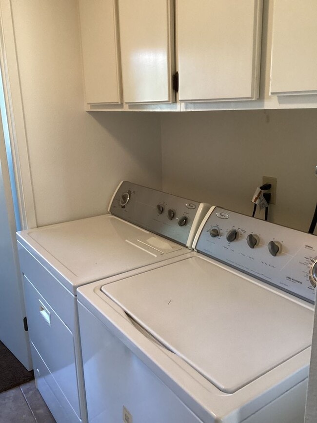 Building Photo - Large Two Story Condo In the Orcutt Bluffs with Easy Access to 135/Vandenberg SFB