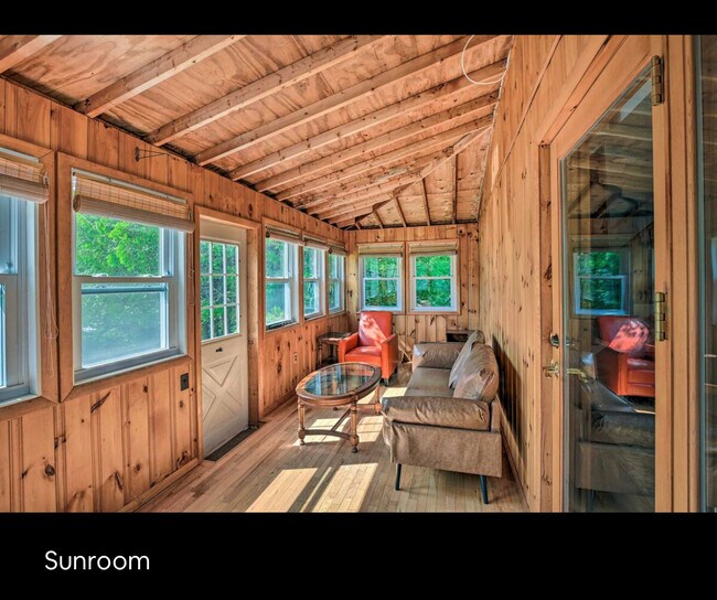Building Photo - 757 Norway Dr