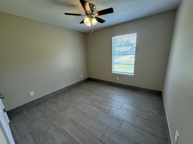 Building Photo - Pensacola - Carlisle - 3 Bedroom, 2 Bathroom