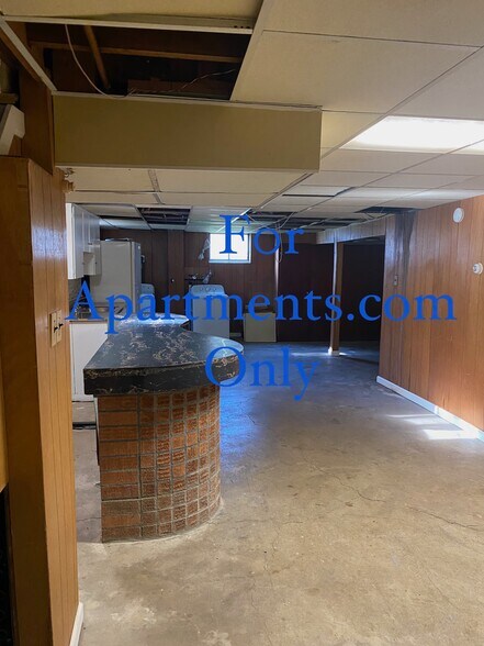 Building Photo - 105 Hunt Ave