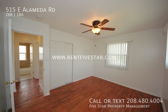 Building Photo - Cozy Upstairs Apartment Available! Visit r...