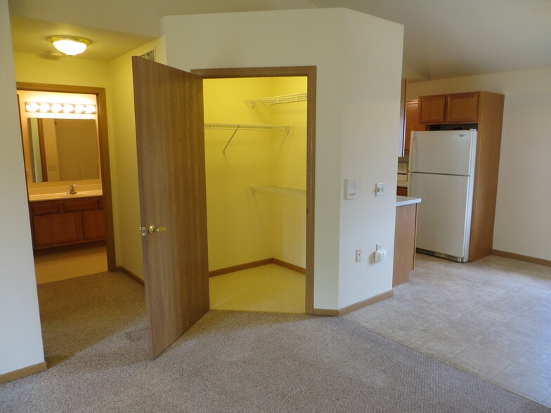 Building Photo - 616 Westwynd Ct