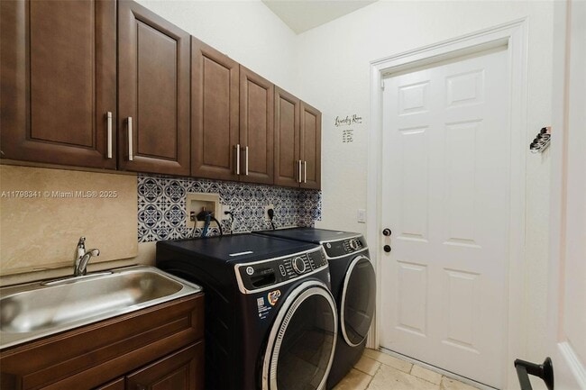 Building Photo - 23525 SW 217th Ave
