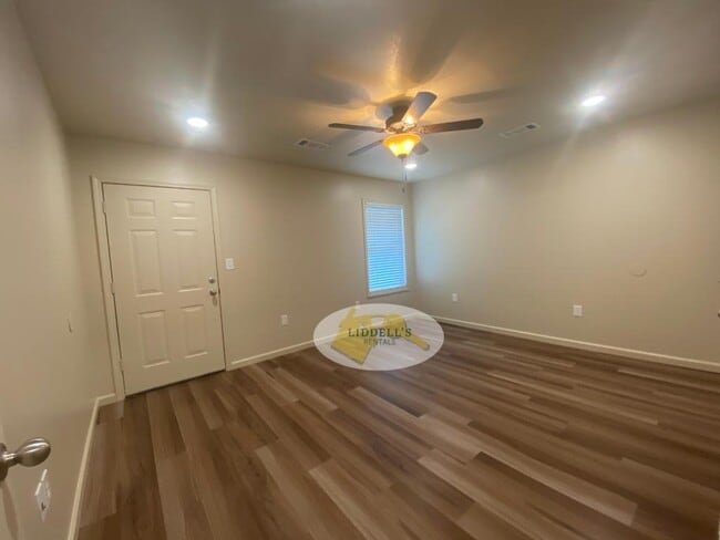 Building Photo - 308 W Locust St