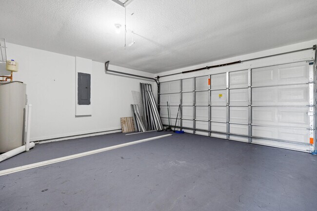 Building Photo - 2110 SW Trenton Ln