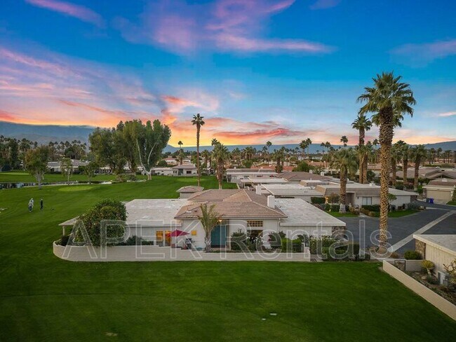 Building Photo - 74939 Vía Lago