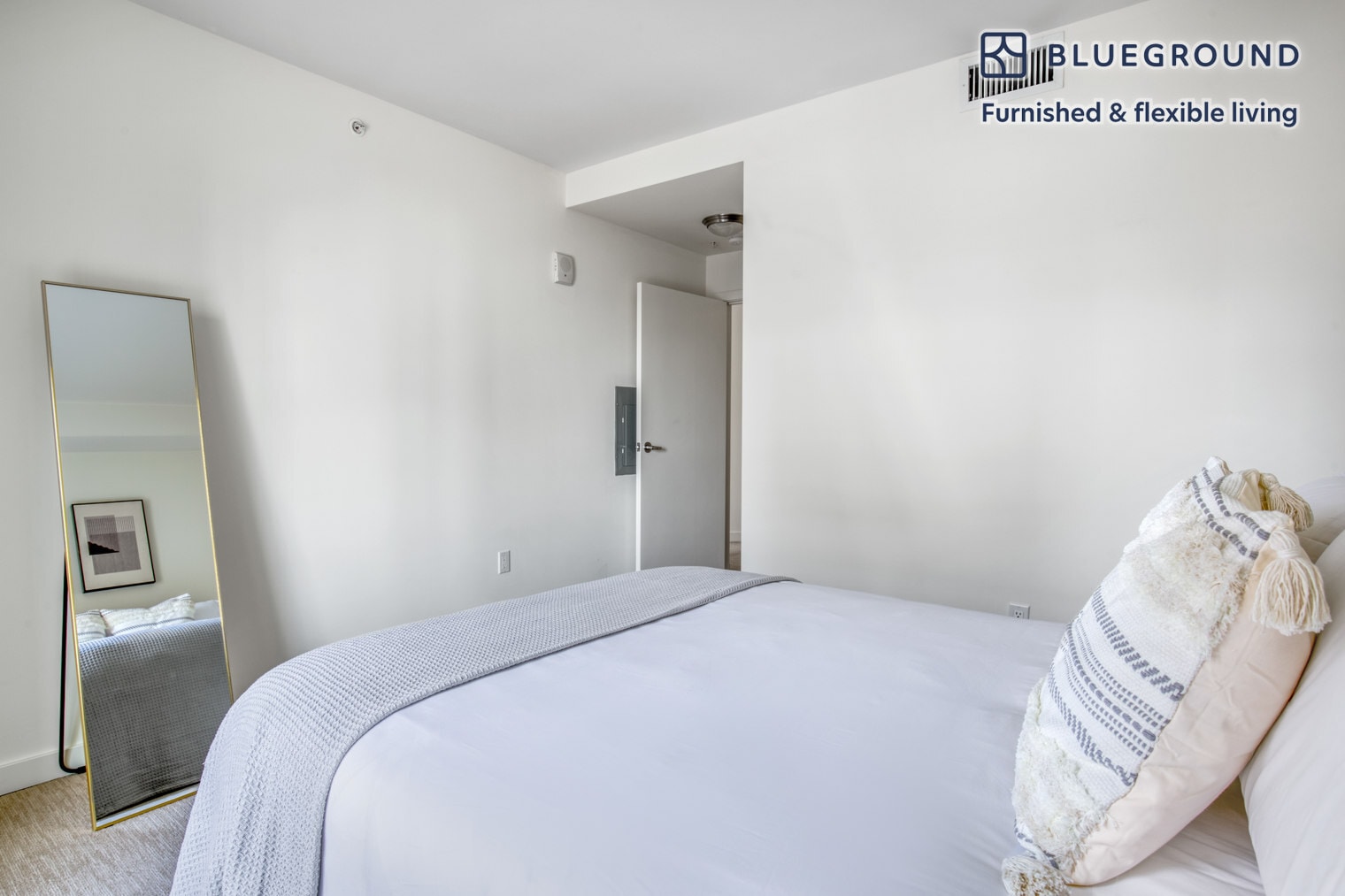 Building Photo - 10349 NE 10th St