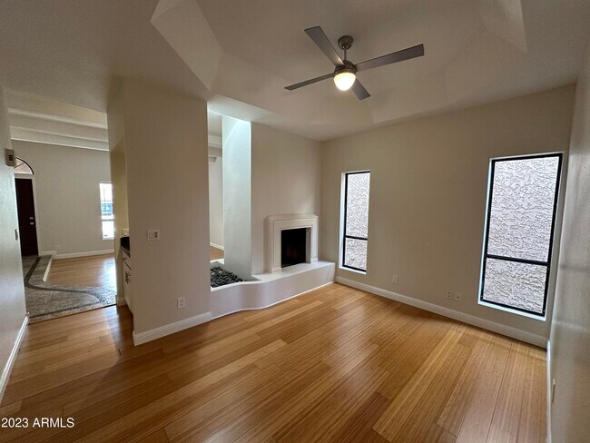 Building Photo - 6745 N 79th Pl