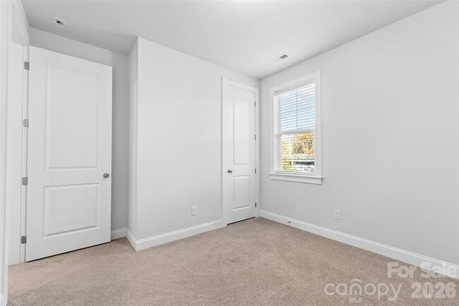 Building Photo - 712 Rodey Ave