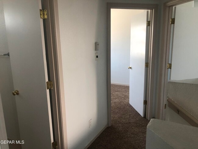 Building Photo - 409 Valle Fertil Dr