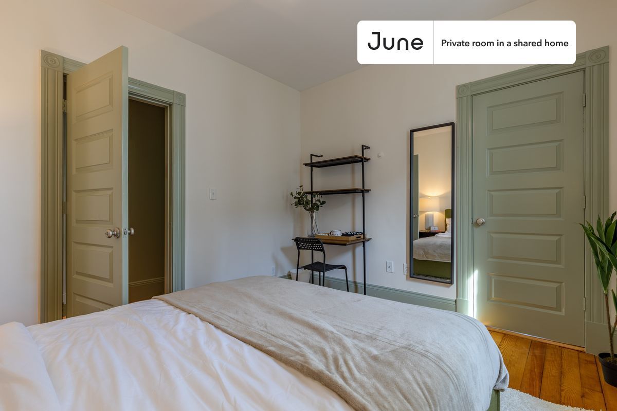 Building Photo - Room in Shared 4 bed/1 bath home