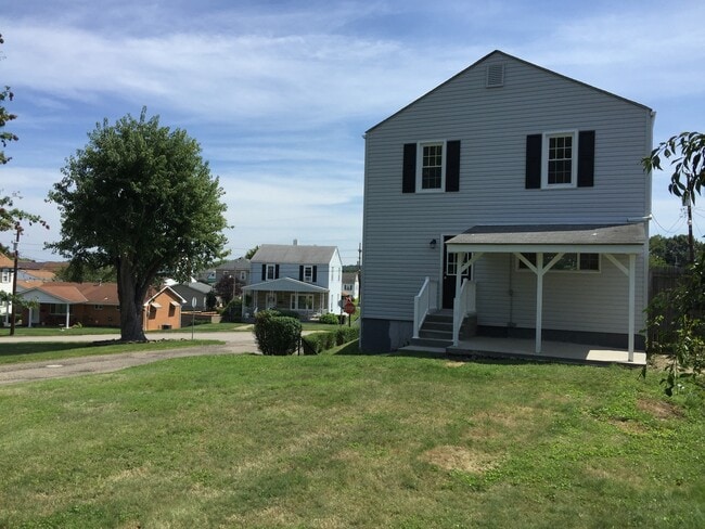Building Photo - Three bedroom home excellent neighborhood