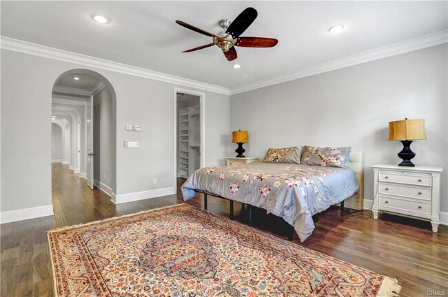 Building Photo - 54 Clifford