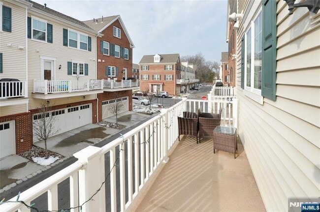 Building Photo - 12-48 Plaza Road Unit