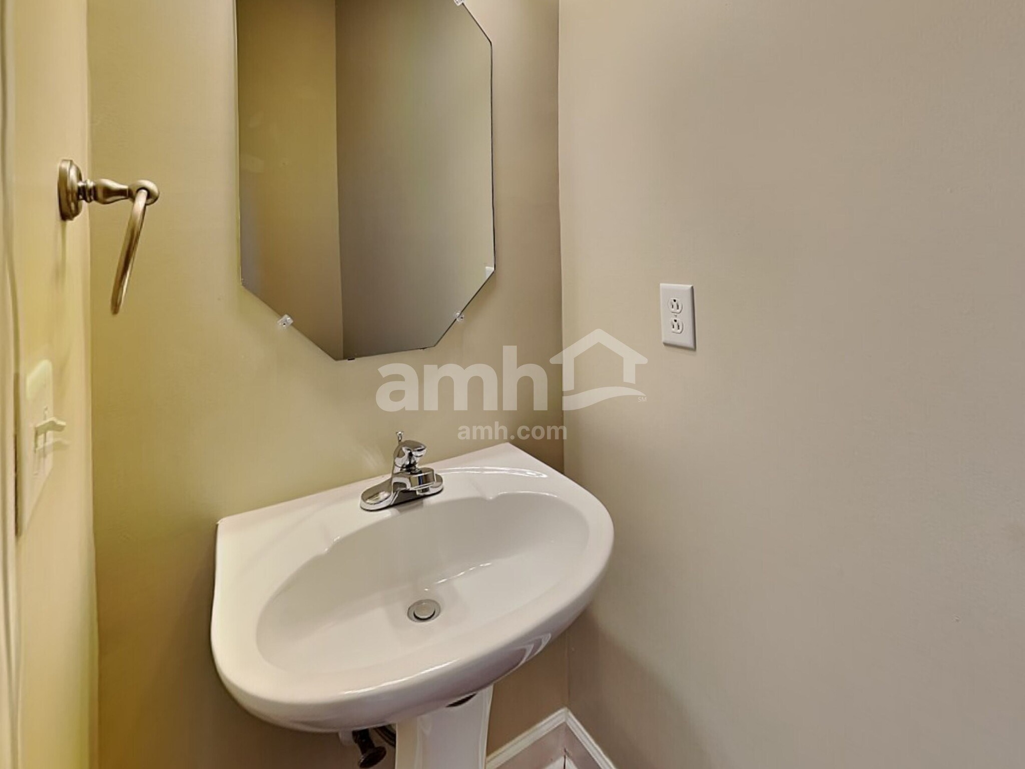 Building Photo - 1711 Ironwood Ct