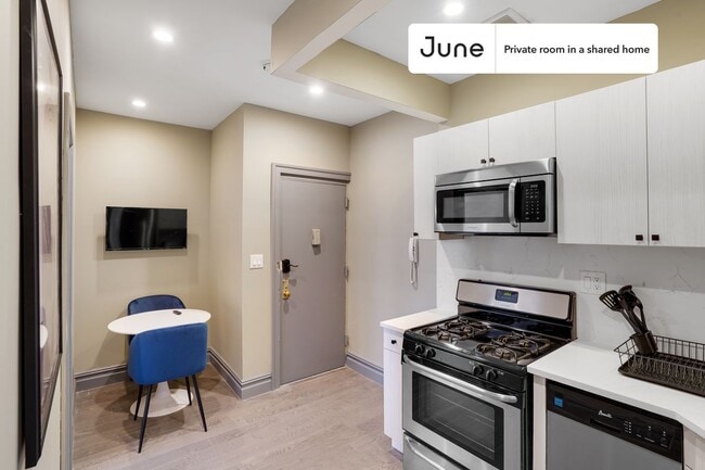 Building Photo - Room in Shared 3 bed/1 bath home in East Village