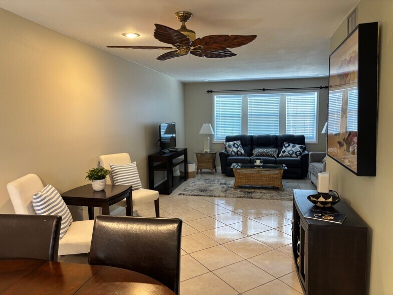 Building Photo - 3335 Purple Martin Dr