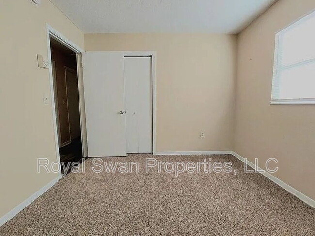 Building Photo - 4035 S Wellington Dr