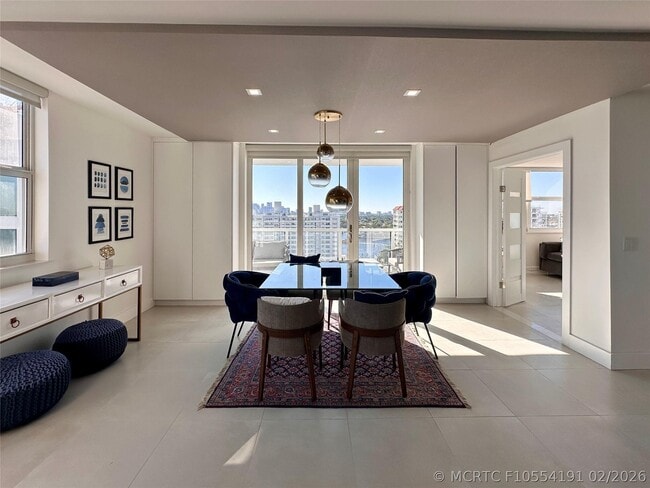 Building Photo - 209 N Fort Lauderdale Beach Blvd