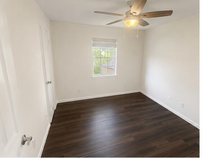 Building Photo - 6918 Marisol Dr