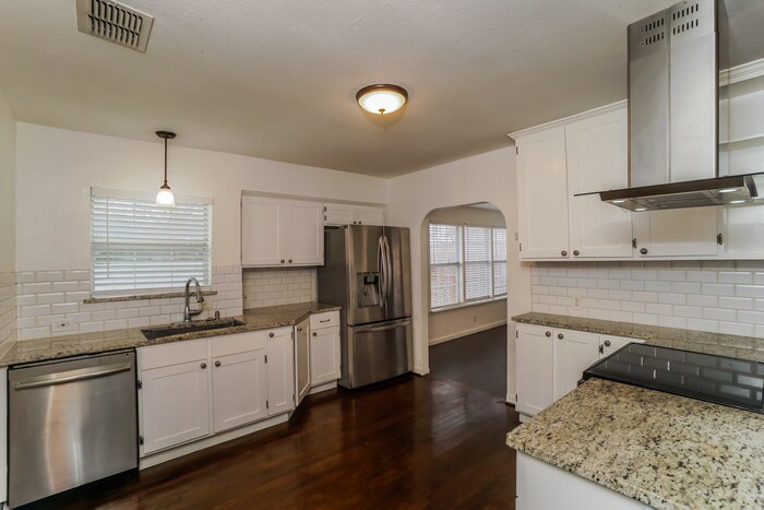 Building Photo - 294 El Monte Blvd