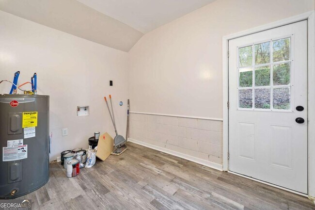 Building Photo - 125 Roosevelt St