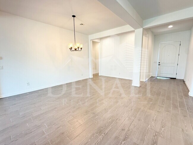 Building Photo - 5214 W Thresher Way