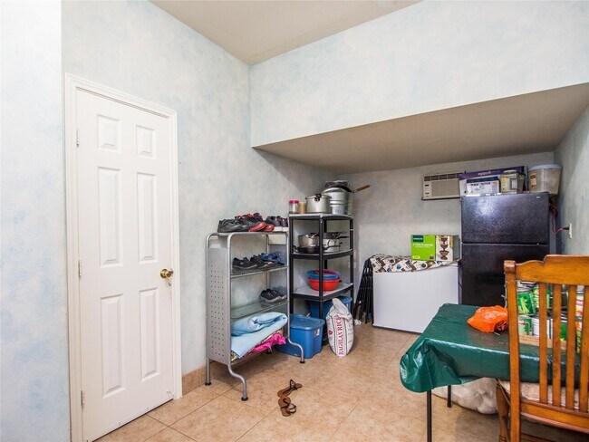 Building Photo - 16307 Pebble Crest Ct