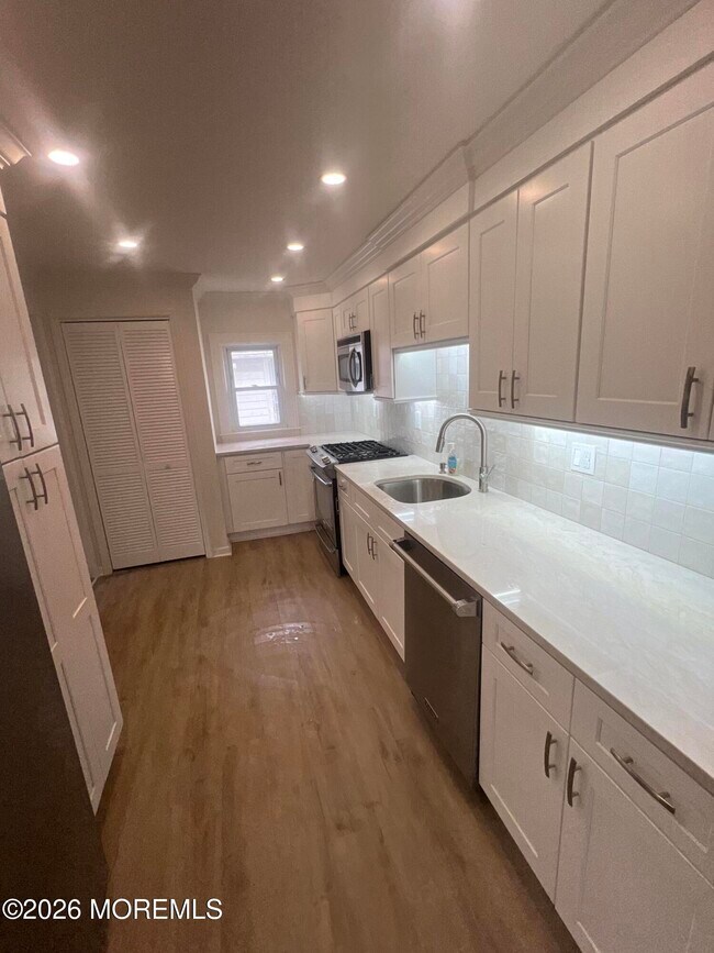 Building Photo - 33 Weaverville Rd