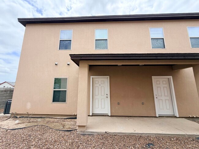 Building Photo - 5601 Cuenca Dr