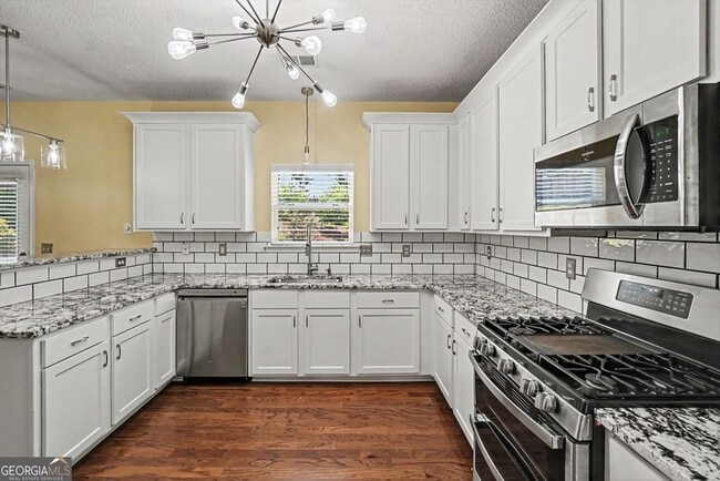 Building Photo - 348 Darbys Run Ct