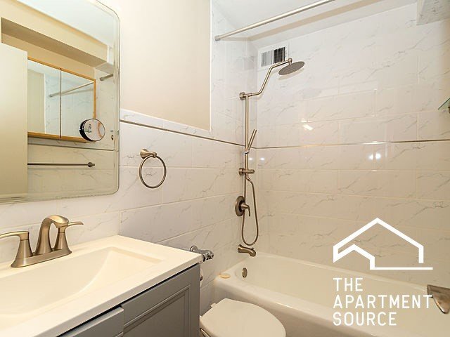 Building Photo - 3950 N Lake Shore Dr