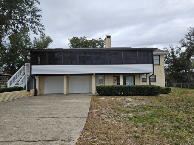 Building Photo - Peaceful, Entertainer's Dream on the Waterfront in Beautiful Donalson Point!