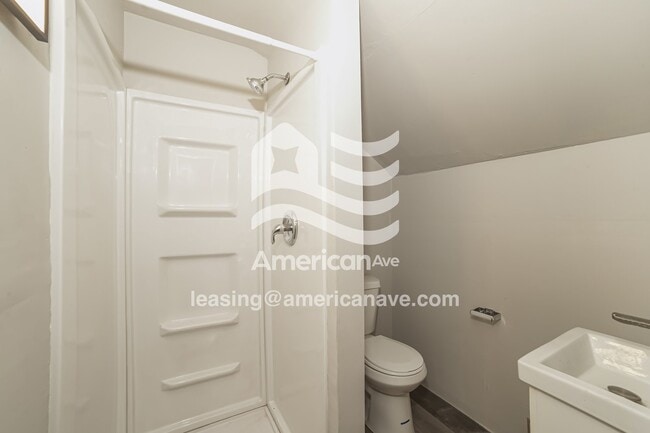 Building Photo - 1205 W Brons Ave