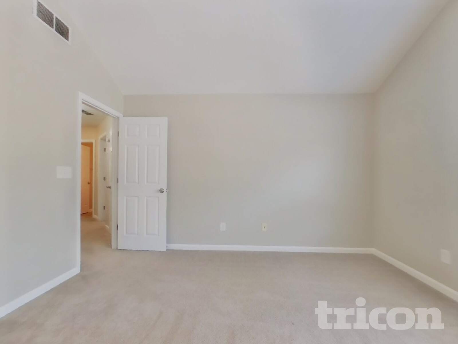 Building Photo - 411 Yarrow Way