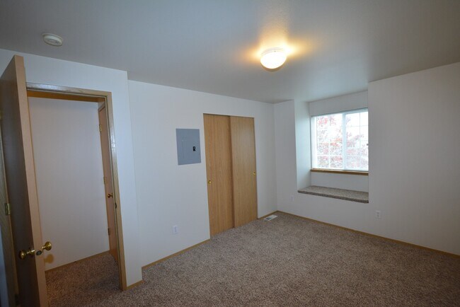 Building Photo - 11212 67th Ave Ct E