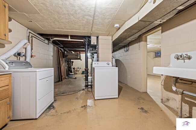 Building Photo - Charming 3 Bedroom Home in Convenient Omaha Location